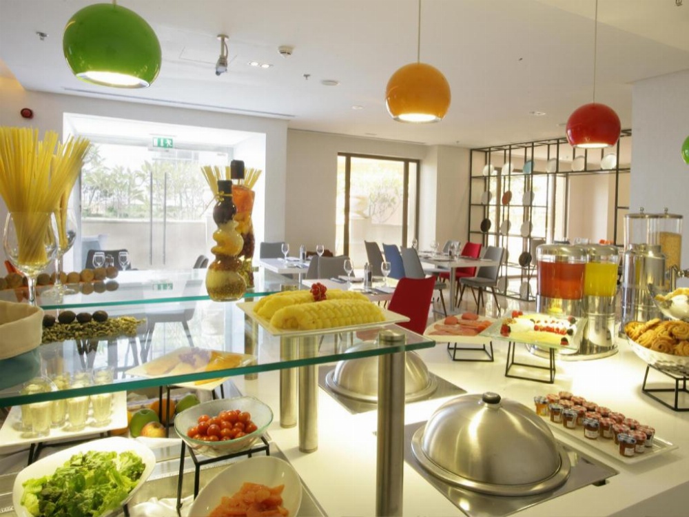 Ramada Hotel and Suites by Wyndham Dubai JBR Image 23